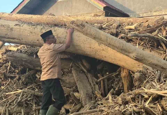 banjir-susulan-saat-ini-sedang-melanda-aceh-timur