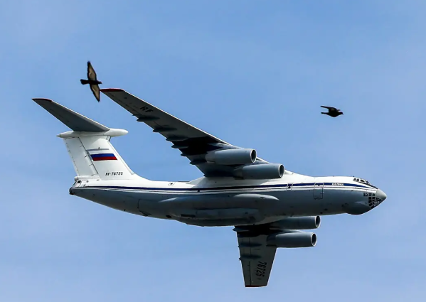 pesawat-milik-militer-rusia-jatuh-total-angkutan-7-orang