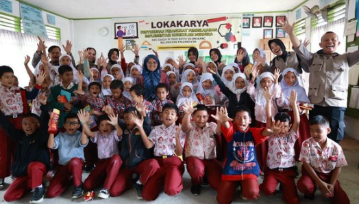 anak-di-agam-bertanya-apa-doa-agar-hujan-berhenti