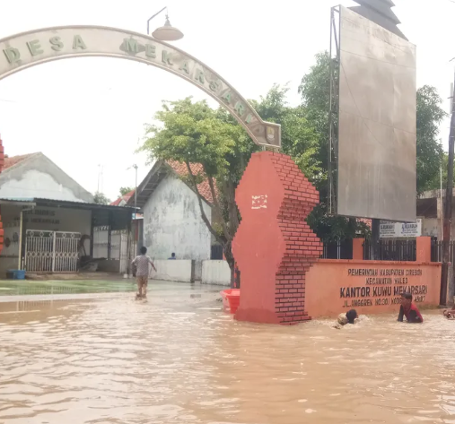 banjir-menerjang-8-kecamatan-di-daerah-cirebon