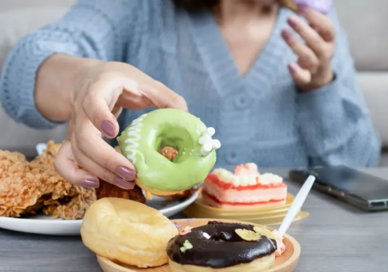 pola-makan-tinggi-gula-berisiko-bagi-kesehatan