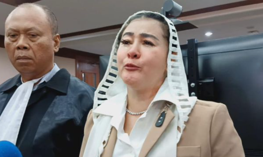 hasnaeni-menjalankan-sidang-pk-kedua-mengenai-korupsi