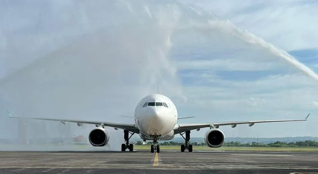 Cuaca Buruk Lumpuhkan Bandara Sultan Hasanuddin