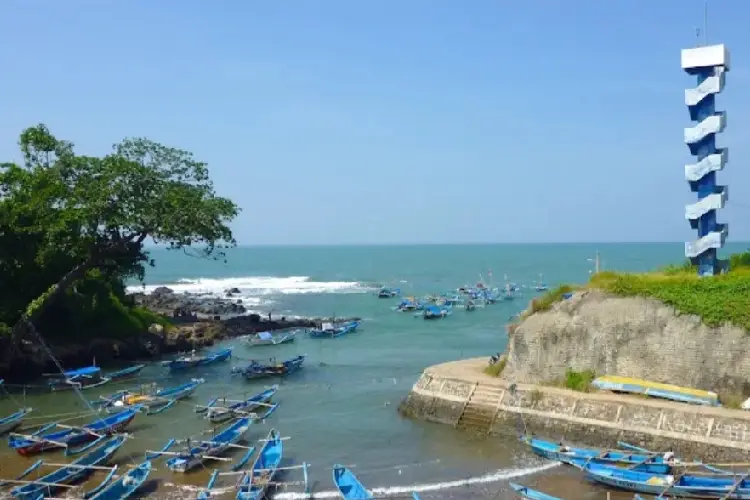 Update Cuaca Ekstrem Melanda Wilayah Pesisir Indonesia